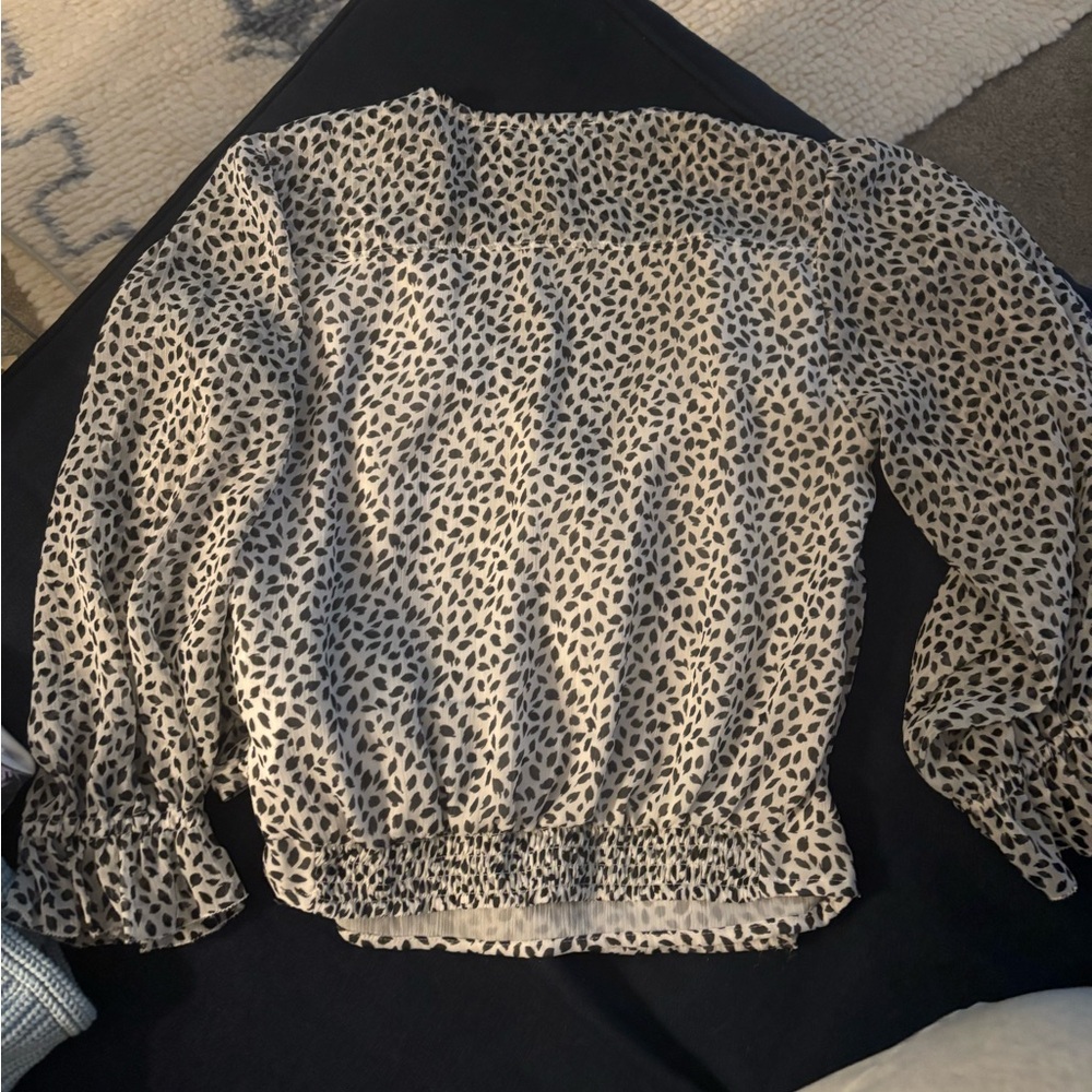 Abercrombie Women's Black and White Wrap Top - Picture 4 of 4